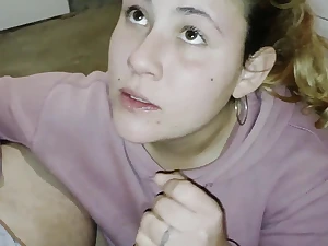 Tow-haired Latina mamada Casera takes at bottom a huge load far the Ba&ntilde;o of EsposaOculta - White Skin,